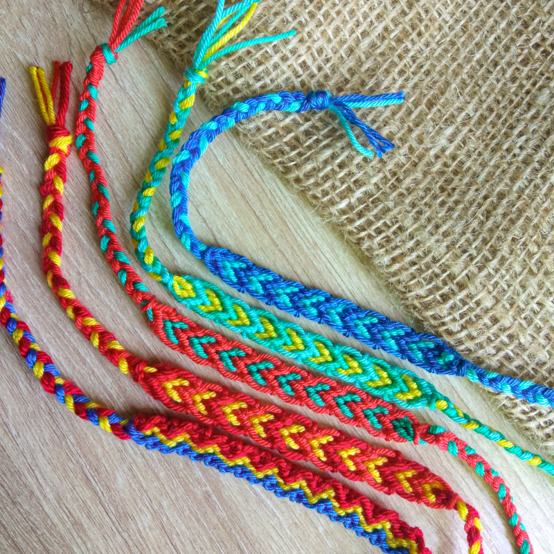 أسورة من الخيوط